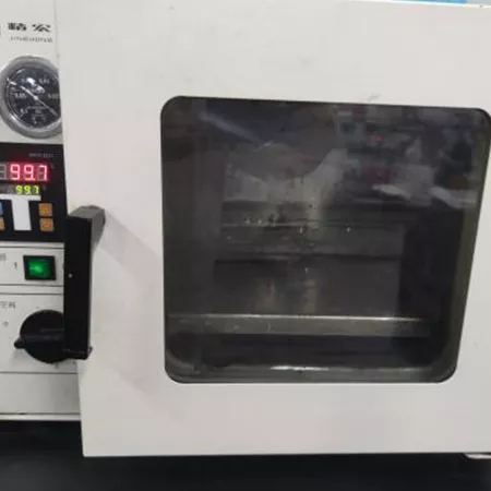 Vacuum oven